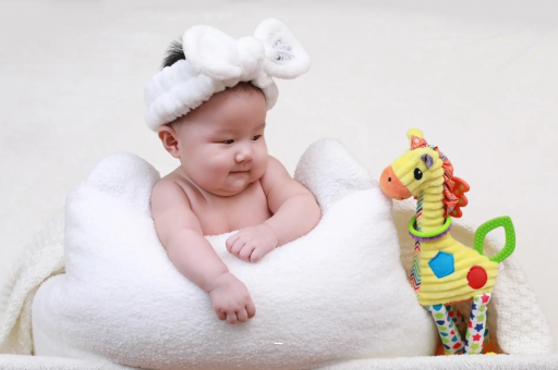 汕头宝宝几个月翻身